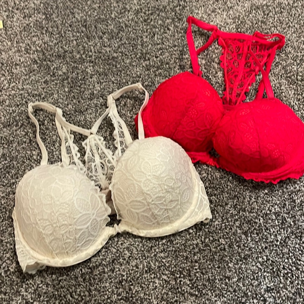 Both bras included! Victoria Secret
